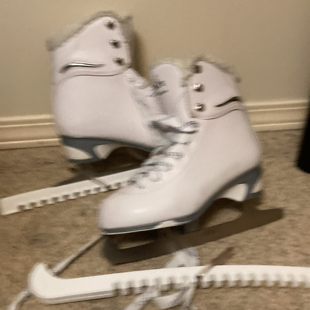 Women's White figure skates